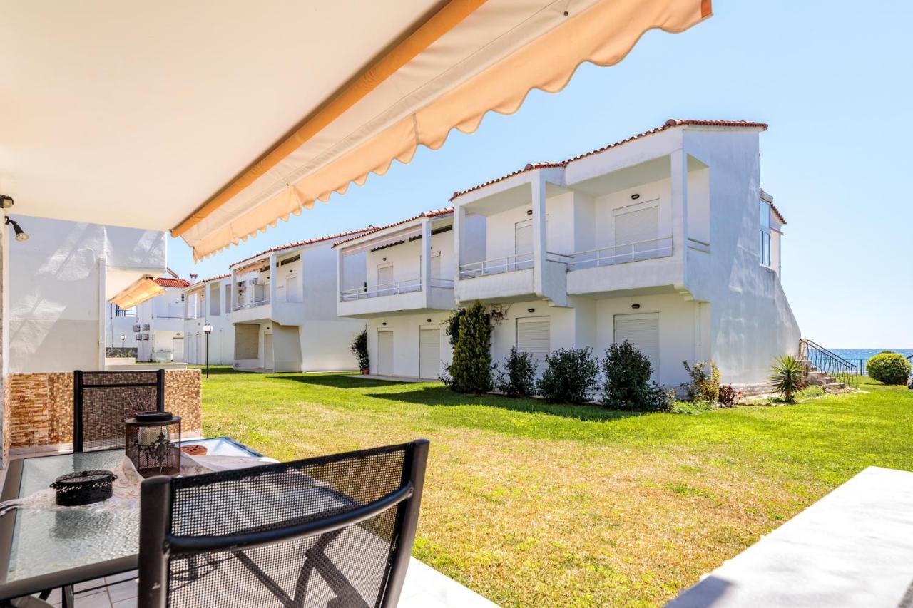 Apartment Next To The Sea Paralia Dionysiou Luaran gambar