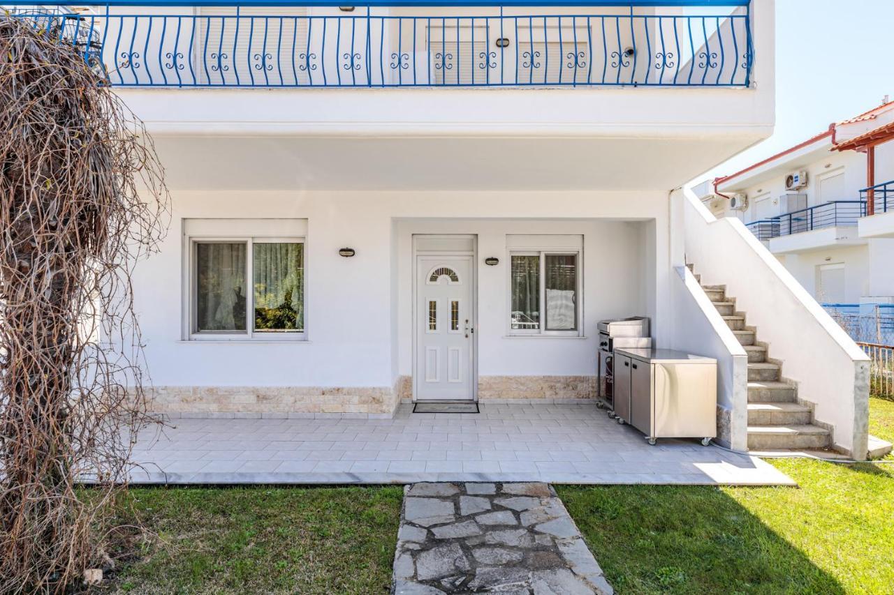 Apartment Next To The Sea Paralia Dionysiou Luaran gambar