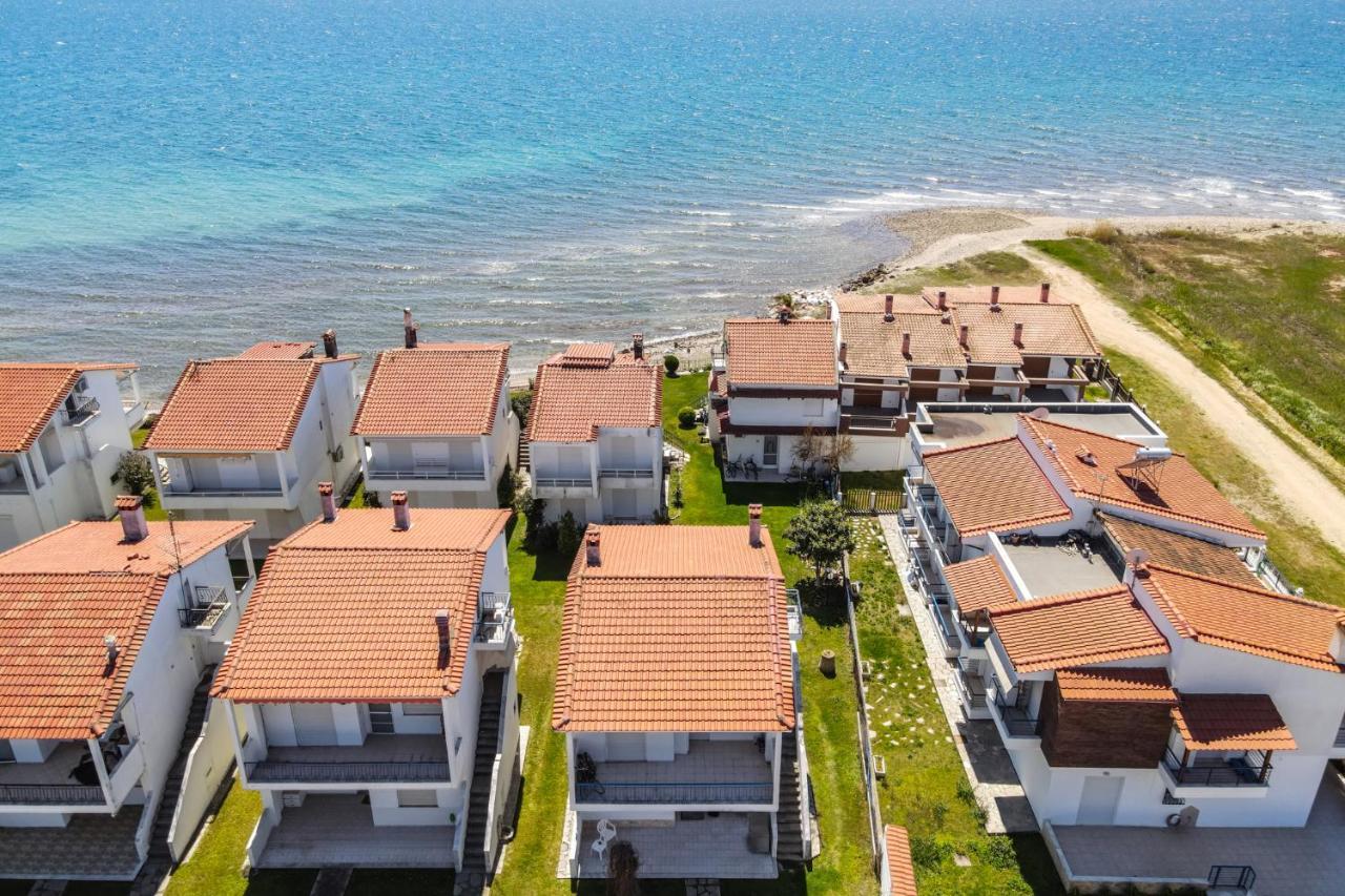 Apartment Next To The Sea Paralia Dionysiou Luaran gambar