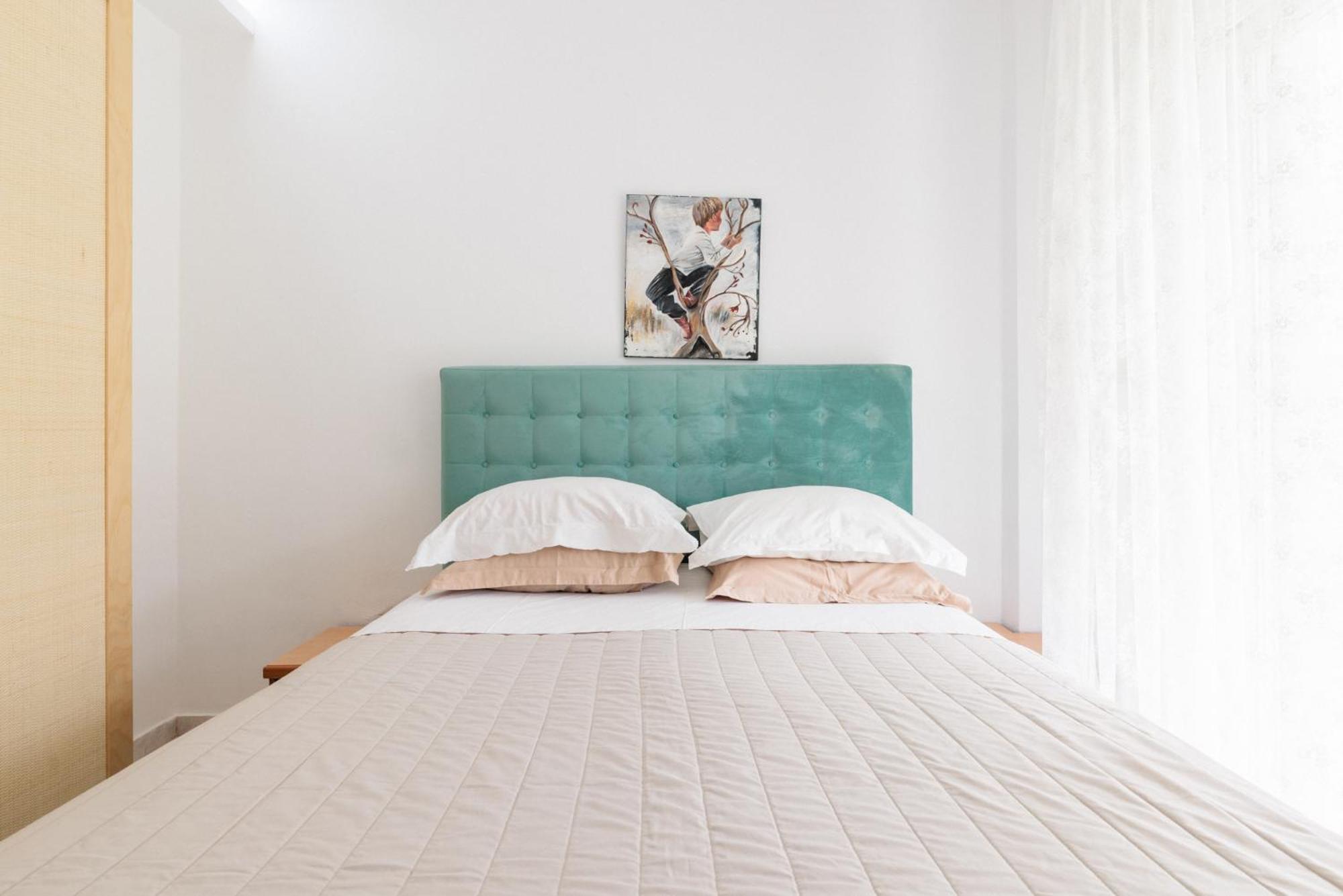 Apartment Next To The Sea Paralia Dionysiou Luaran gambar