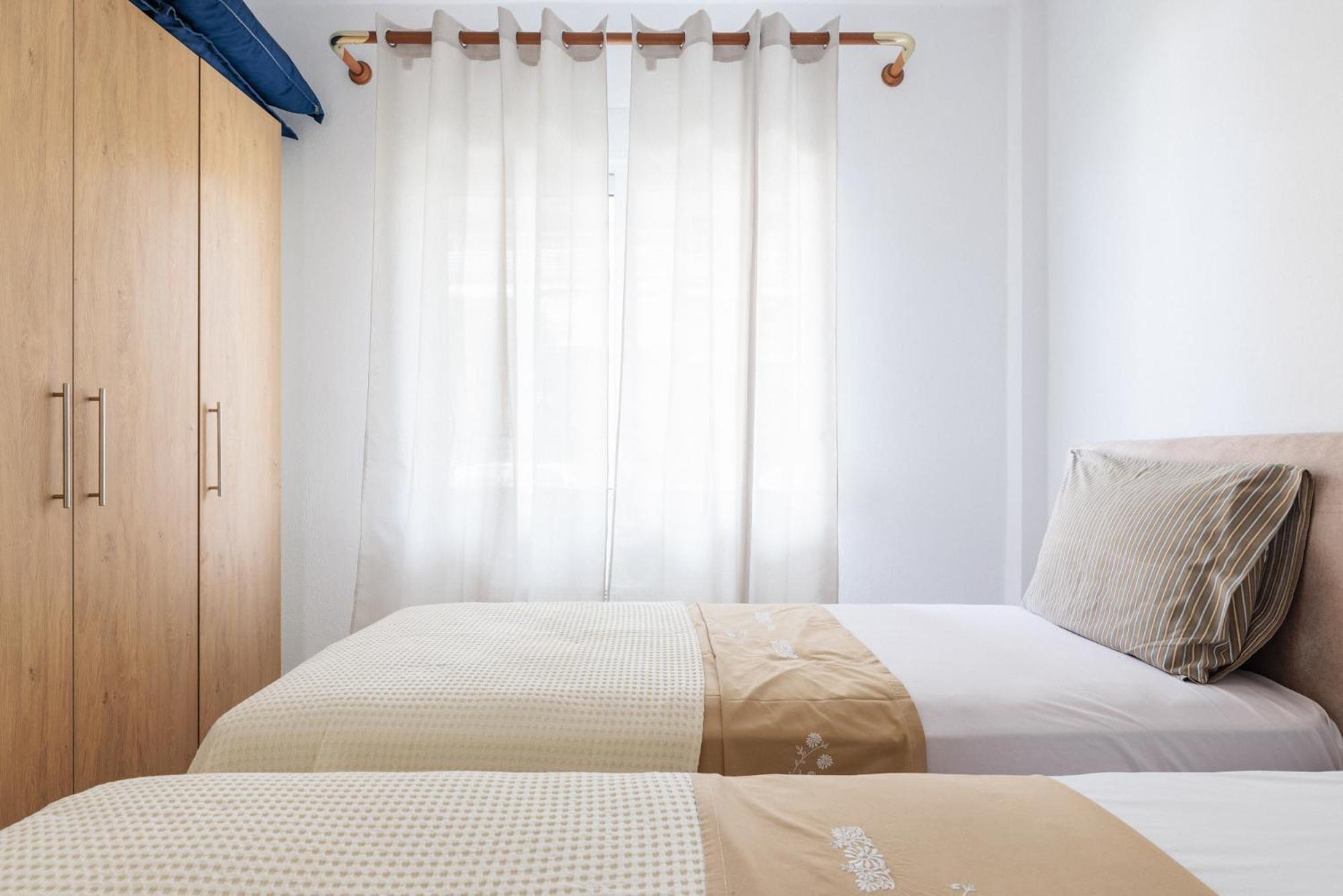Apartment Next To The Sea Paralia Dionysiou Luaran gambar