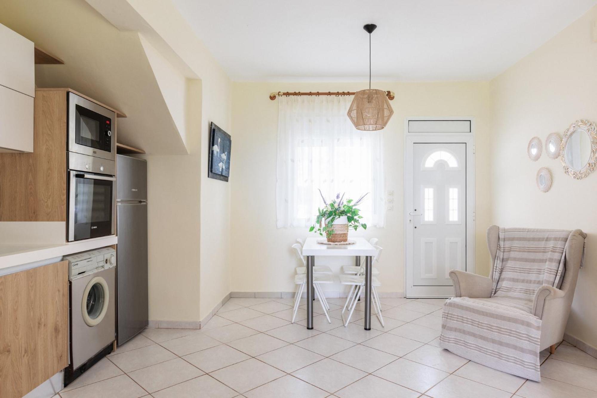 Apartment Next To The Sea Paralia Dionysiou Luaran gambar